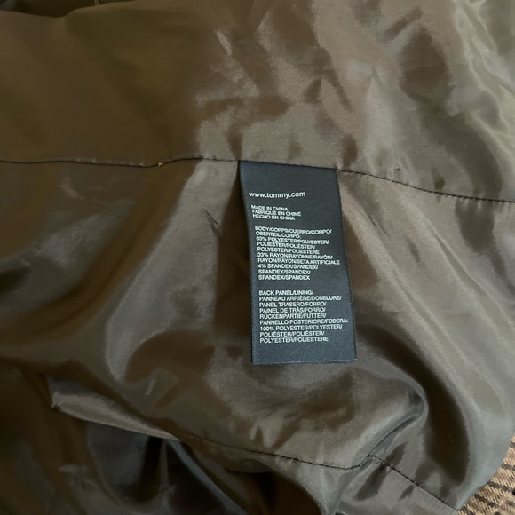 Tommy Hilfiger Women's Classic Fit Brown Plaid
Vest Size 16 - Picture 3 of 10